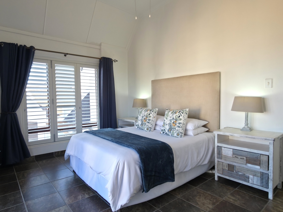 5 Bedroom Property for Sale in Wavecrest Eastern Cape